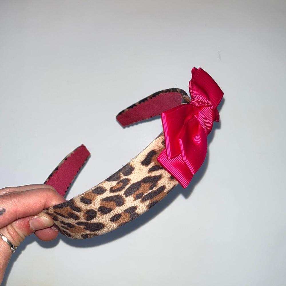 Girls leopard print pink bow headband —Used in great condition